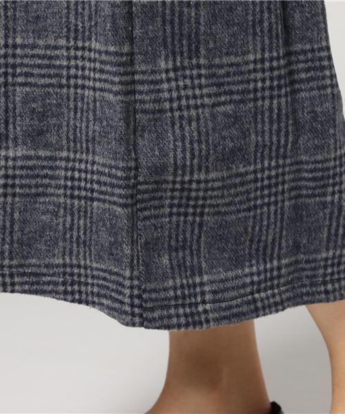 Pierrot（ピエロ）の「チェック柄ラップ風 ロングタイトスカート（スカート・レディース・ブラック/ネイビー/ブラウン・L/M）」の5枚目の写真