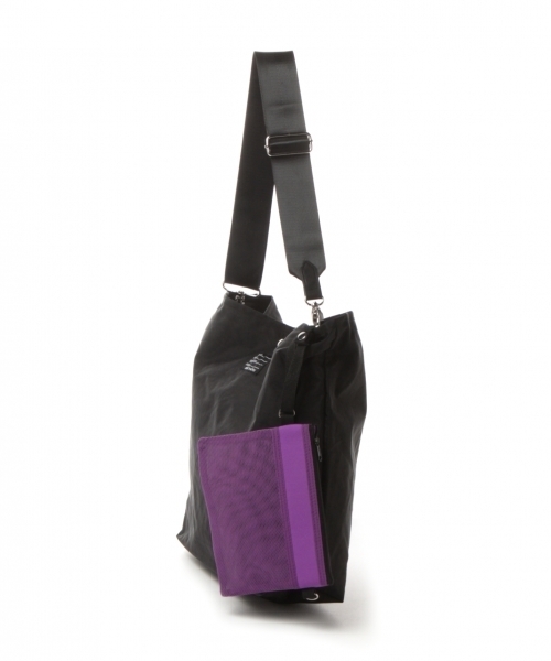 Edie Tokyo（エディートーキョー）の「＜2WAY仕様＞ナイロンショルダー/サコッシュ/782110（ショルダーバッグ・メンズ・オリーブ/ブラック・FREE）」の3枚目の写真