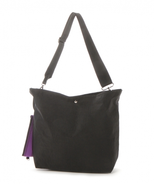 Edie Tokyo（エディートーキョー）の「＜2WAY仕様＞ナイロンショルダー/サコッシュ/782110（ショルダーバッグ・メンズ・オリーブ/ブラック・FREE）」の4枚目の写真