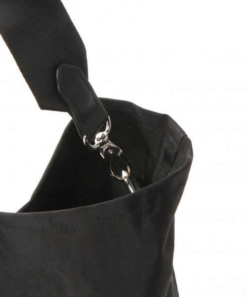 Edie Tokyo（エディートーキョー）の「＜2WAY仕様＞ナイロンショルダー/サコッシュ/782110（ショルダーバッグ・メンズ・オリーブ/ブラック・FREE）」の6枚目の写真