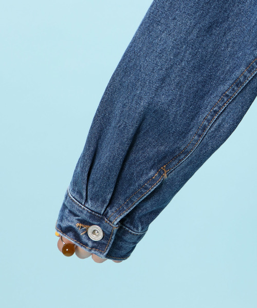 notch.（ノッチ）の「オーバーサイズショート丈Gジャン（デニムジャケット・レディース・スカイブルー/ネイビー/ブルー・M）」の5枚目の写真