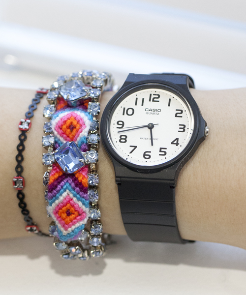 NANO universe（ナノユニバース）の「CASIO スタンダードアナログ ウォッチ（アナログ腕時計・レディース・ブラック/ホワイト・FREE）」の2枚目の写真