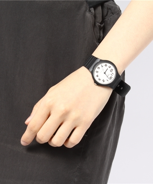 NANO universe（ナノユニバース）の「CASIO スタンダードアナログ ウォッチ（アナログ腕時計・レディース・ブラック/ホワイト・FREE）」の7枚目の写真