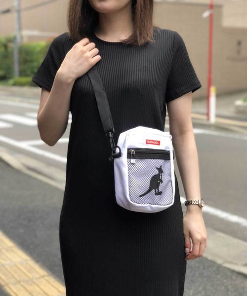 KANGOL(カンゴール)の「【KANGOL / カンゴール】BOX LOGO ミニショルダーバッグ(ショルダーバッグ・メンズ・ホワイト/ネイビー/ピンク/ブラック×ホワイト/ブラック×ブラック/グレー・FREE)」の10枚目の写真