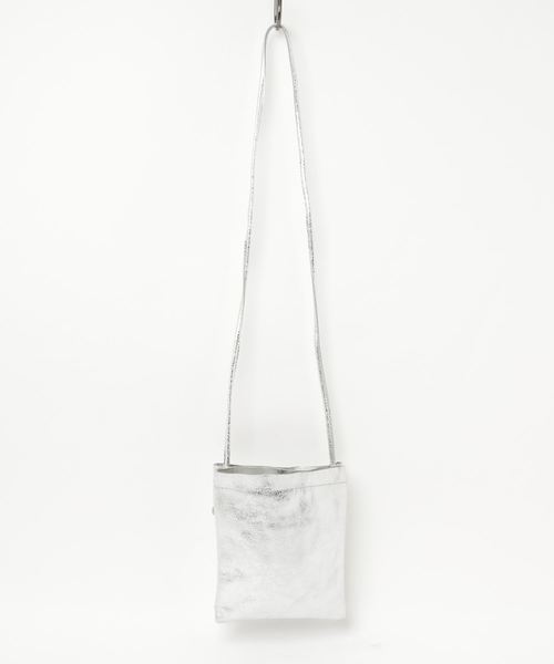 Beau're(ヴュレ)の「Beaure ヴュレ 本革 メタリック ミニ ショルダー(ショルダーバッグ・レディース・シルバー/ゴールド・FREE)」の7枚目の写真