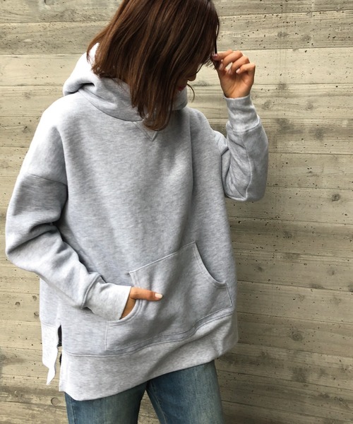 meJane(ミージェーン)の「ルーズシルエット/裏起毛パーカー(パーカー・レディース・ベージュ/ブラウン/オフホワイト/チャコールグレー/スモークピンク/ブラック/パープル/ライトグレー/オリーブ・フリー)」の21枚目の写真