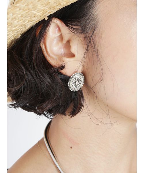 Ungrid アングリッド の コンチョデザインピアス ピアス 両耳用 Wear