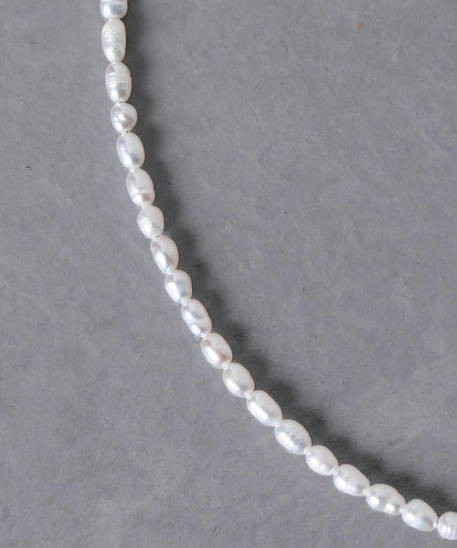 UNITED ARROWS（ユナイテッドアローズ）の「UBCS スモール PL ネックレス ◆（ネックレス・レディース・ホワイト・FREE）」の2枚目の写真