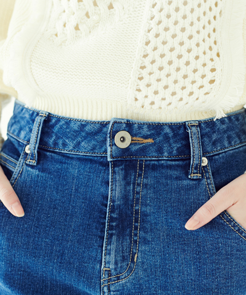 Another Edition(アナザーエディション)の「【WEB限定】ae LOW CROTCH DNM 5POC # ◆(デニムパンツ・レディース・ライトブルー/コバルトブルー/ネイビー・LARGE/SMALL/MEDIUM)」の5枚目の写真