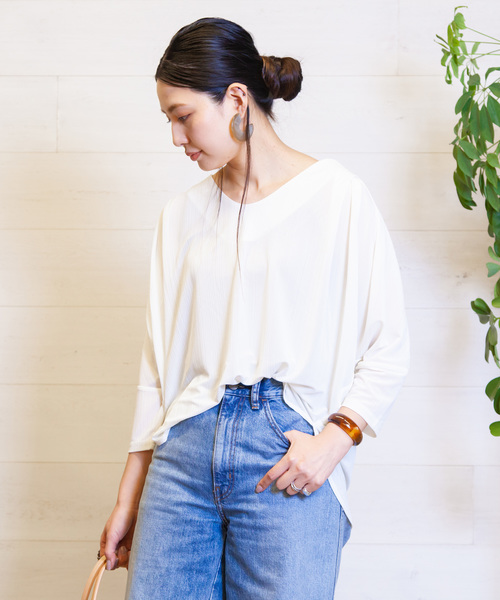 B.I.D.（ビーアイディー）の「BID / Rib地 V-Neck Tee Blouse（シャツ/ブラウス・レディース・ブラック/グレー/オフホワイト/グレイッシュベージュ・FREE）」の21枚目の写真