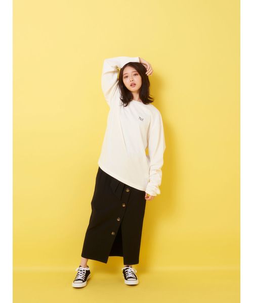 Now me. by NYLON JAPAN(ナウミーバイナイロンジャパン)の「【市川美織×オガワ】イラストロンT(Tシャツ/カットソー・レディース・ホワイト/ブラック・FREE)」の15枚目の写真