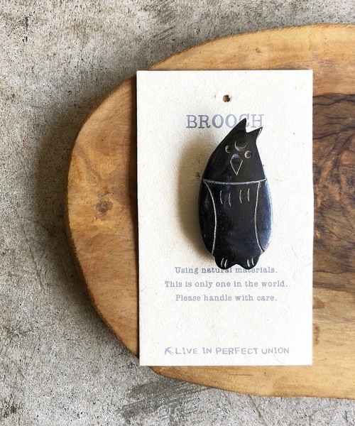 COMMON WARE(コモンウェアー)の「PZM:Bone Brooch ボーン ブローチ(ブローチ/コサージュ・レディース・A/B/E/F/G/H/I/J/L/N/P/Q/S/U/V/W/X/Y/Z/D/C/O/M/T/K・FREE)」の7枚目の写真