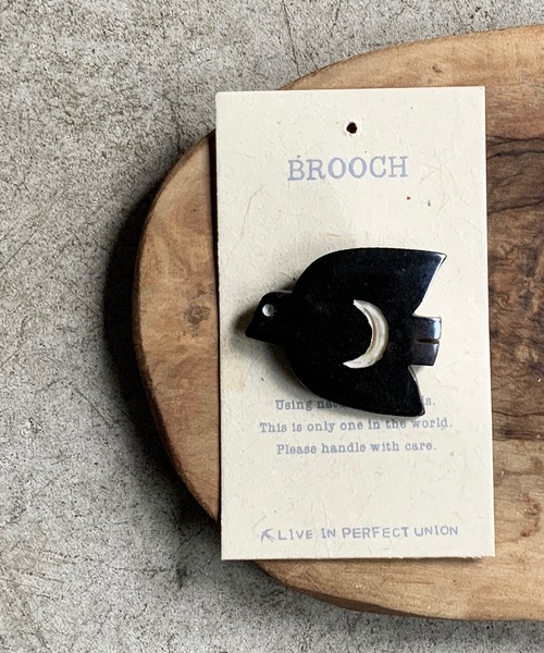 COMMON WARE(コモンウェアー)の「PZM:Bone Brooch ボーン ブローチ(ブローチ/コサージュ・レディース・A/B/E/F/G/H/I/J/L/N/P/Q/S/U/V/W/X/Y/Z/D/C/O/M/T/K・FREE)」の14枚目の写真