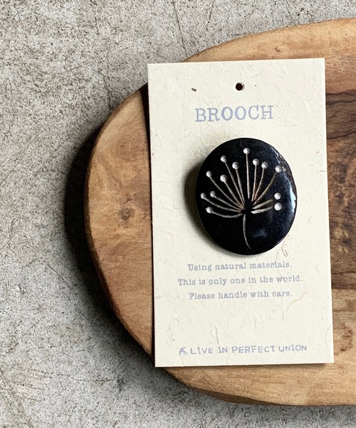 COMMON WARE(コモンウェアー)の「PZM:Bone Brooch ボーン ブローチ(ブローチ/コサージュ・レディース・A/B/E/F/G/H/I/J/L/N/P/Q/S/U/V/W/X/Y/Z/D/C/O/M/T/K・FREE)」の16枚目の写真