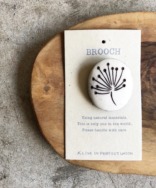 COMMON WARE(コモンウェアー)の「PZM:Bone Brooch ボーン ブローチ(ブローチ/コサージュ・レディース・A/B/E/F/G/H/I/J/L/N/P/Q/S/U/V/W/X/Y/Z/D/C/O/M/T/K・FREE)」の17枚目の写真