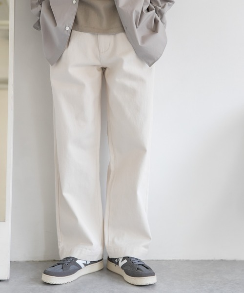 URBAN RESEARCH DOORS（アーバンリサーチドアーズ）の「デニムタックワイドトラウザー（デニムパンツ・メンズ・ネイビー/キナリ・40/38）」の14枚目の写真