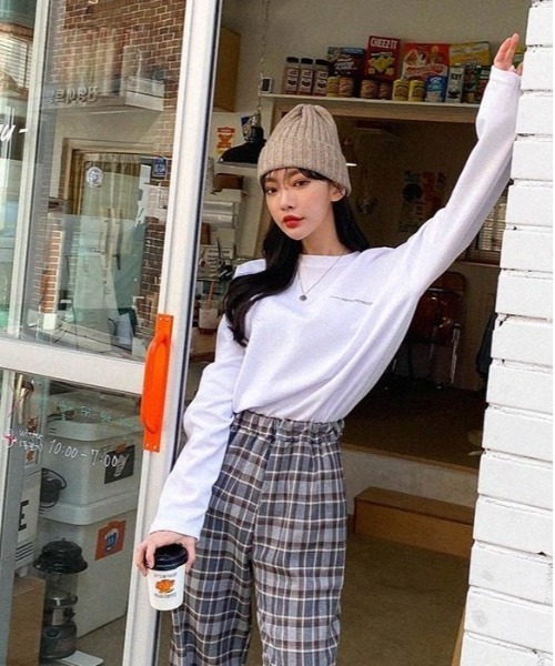 SONA(ソナ)の「SONYUNARA ムーンライトバックプリント長袖Tシャツ(Tシャツ/カットソー・レディース・ブラック/アイボリー/ダークグレー・FREE)」の10枚目の写真