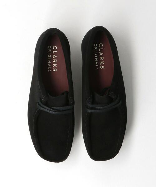 Clarks（クラークス）の「＜CLARKS＞ワラビースエードブーツ（ブーツ・レディース・ベージュ/ブラック・4/6/5）」の2枚目の写真