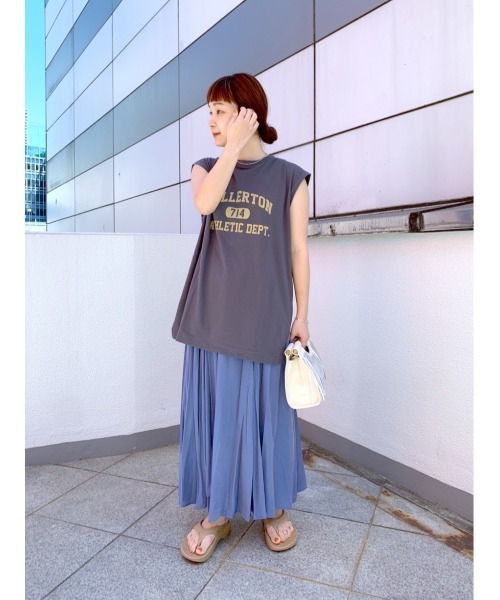 RIVE DROITE（リヴドロワ）の「カレッジロゴタンクカットソー（Tシャツ/カットソー・レディース・オフホワイト/チャコールグレー/ライトベージュ・FREE）」の7枚目の写真