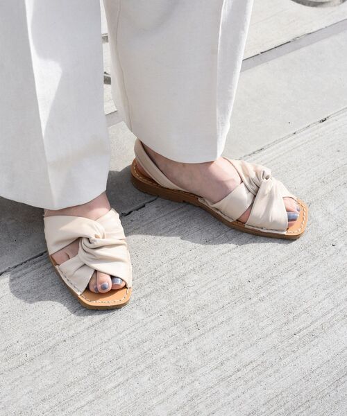 SHIPS（シップス）の「SKA:ノットスクエアアバルカサンダル◆（サンダル・レディース・ブラック/ナチュラル・38/39/35/36/37）」の2枚目の写真