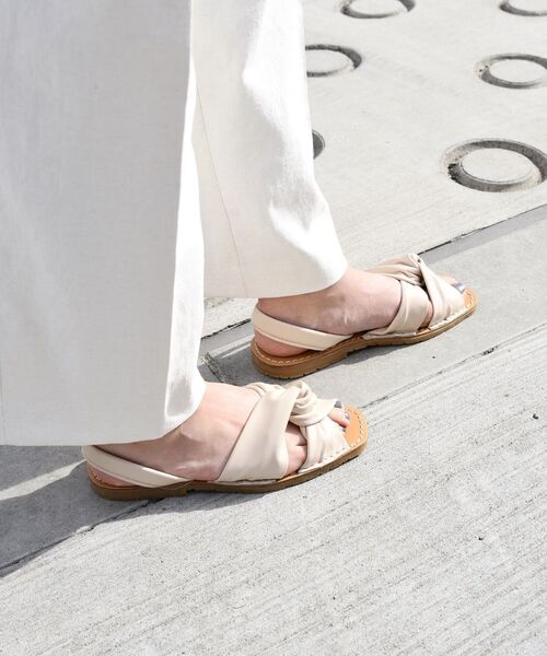 SHIPS（シップス）の「SKA:ノットスクエアアバルカサンダル◆（サンダル・レディース・ブラック/ナチュラル・38/39/35/36/37）」の4枚目の写真