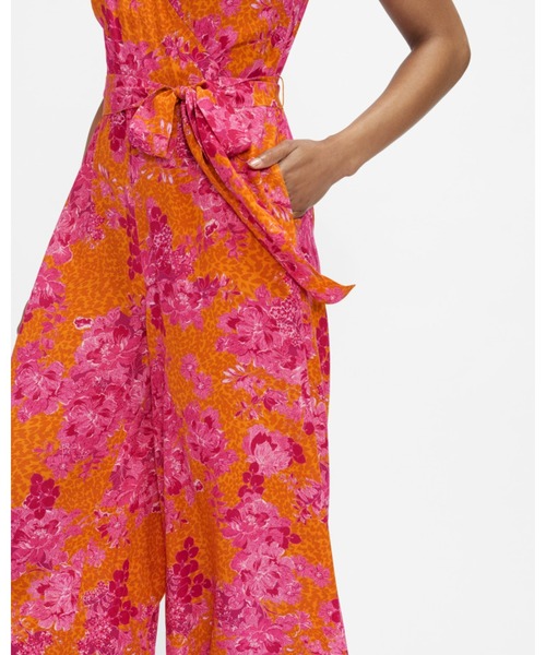 Ted Baker(テッドベーカー)の「HARBBLE フラワープリント ワイドレッグ ジャンプスーツ(その他パンツ・レディース・イエロー・1/2/0/3)」の5枚目の写真