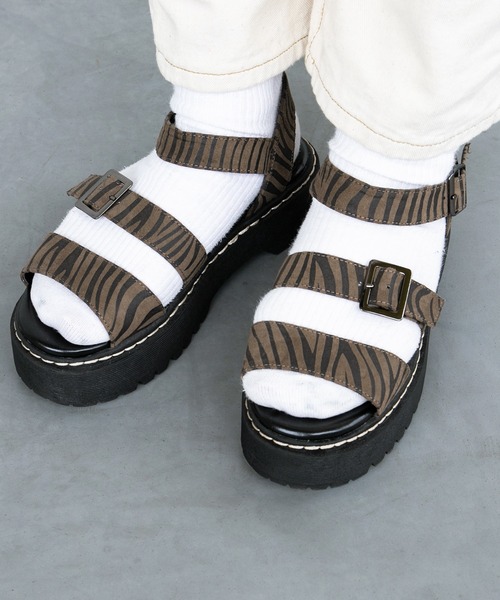 kutir(クティール)の「厚底ステッチスポーツサンダル(サンダル・レディース・ブラック/ベージュ/ゼブラ・SMALL/MEDIUM/LARGE)」の3枚目の写真