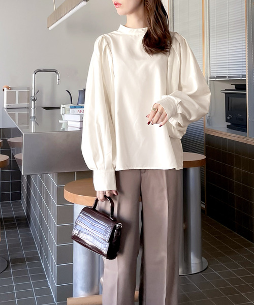 classicalelf（クラシカルエルフ）の「レトロな1枚♪バックリボンボリュームショルダーブラウス（シャツ/ブラウス・レディース・ライトグレー/ブラック/オフホワイト/ブルー系その他/スモークピンク/ラベンダー/ブラック×ホワイト・MEDIUM/LARGE/X-LARGE/SMALL）」の18枚目の写真