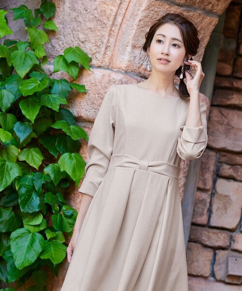 【美品】レース使いウエストリボンモチーフワンピース リボンモチーフロングワンピース – Maison de Lyla