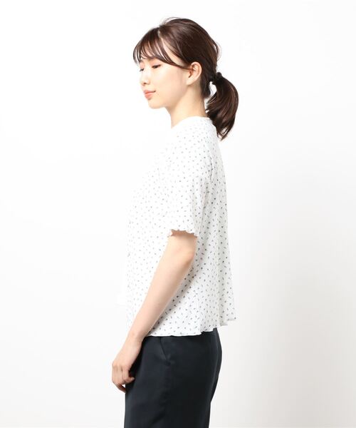 ehka sopo（エヘカソポ）の「小花柄カーディガン（カーディガン/ボレロ・レディース・レッド/チャコール/ブルー・ﾌﾘ-）」の4枚目の写真