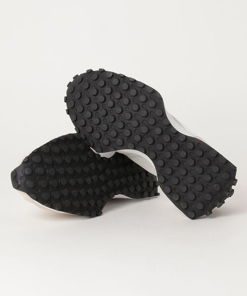 NEW BALANCE（ニューバランス）の「new balance/ニューバランス MS327 スニーカー レディース 厚底 ランニング（スニーカー・レディース・ホワイト/ブラック/ブラック×ホワイト/グレー/ベージュ・23.0cm/24.0cm/25.0cm/26.0cm/27.0cm/28.0cm/27.5cm/23.5cm/24.5cm/25.5cm/26.5cm）」の6枚目の写真