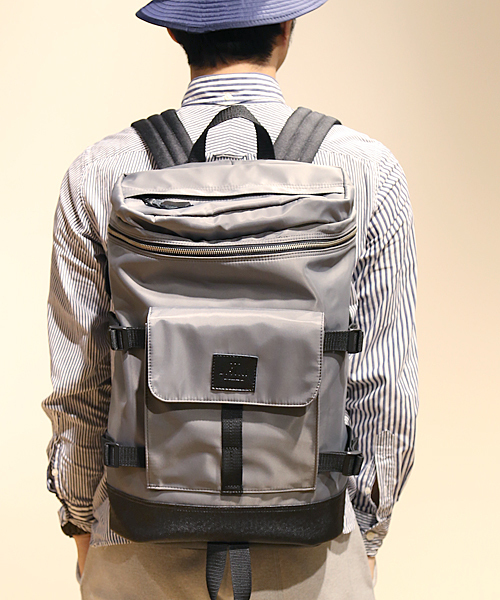 And A（アンドエー）の「ボックスナイロンバックパック（バックパック/リュック・メンズ・ブラック/グレー/ブルー・FREE）」の3枚目の写真