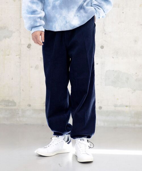 MACOBER（マコバ）の「【SHIPS別注】MACOBER: コーデュロイ ドローストリングス ワイド イージー パンツ（その他パンツ・メンズ・ベージュ/ピンク/ネイビー/グレー/ライトブルー・LARGE/MEDIUM/SMALL）」の4枚目の写真