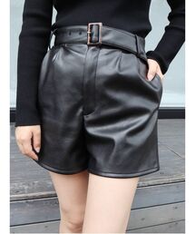 EVRIS | レザーライクハイウエストショートパンツ(その他パンツ)