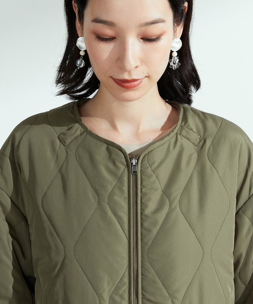 ONIGIRI（オニギリ）の「＜4WAY / リバーシブル＞　タフタ　×　ファーブルゾン（ブルゾン・レディース・ベージュ/カーキ・MEDIUM/LARGE）」の22枚目の写真