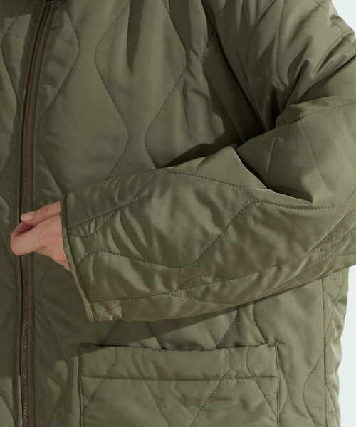 ONIGIRI（オニギリ）の「＜4WAY / リバーシブル＞　タフタ　×　ファーブルゾン（ブルゾン・レディース・ベージュ/カーキ・MEDIUM/LARGE）」の8枚目の写真