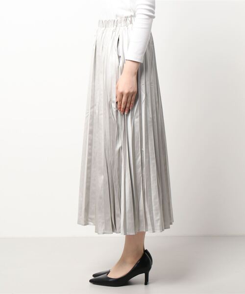 HONEYSUCKLE ROSE（ハニーサックルローズ）の「【HONEYSUCKLE ROSE】シャイニーサテンスカート（スカート・レディース・ブラック/ライトベージュ・M/L）」の4枚目の写真