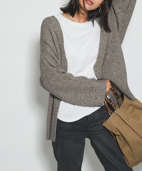 RIVE DROITE（リヴドロワ）の「さりげなく体型カバーも叶えてくれる　片畦ワイドミドルトッパーカーディガン（カーディガン/ボレロ・レディース・オフホワイト/ベージュ・FREE）」の2枚目の写真