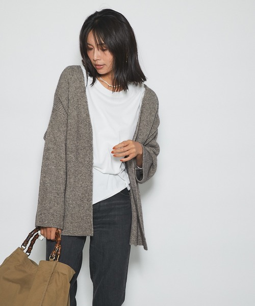 RIVE DROITE（リヴドロワ）の「さりげなく体型カバーも叶えてくれる　片畦ワイドミドルトッパーカーディガン（カーディガン/ボレロ・レディース・オフホワイト/ベージュ・FREE）」の21枚目の写真