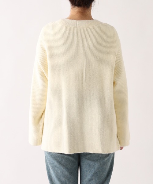 RIVE DROITE（リヴドロワ）の「さりげなく体型カバーも叶えてくれる　片畦ワイドミドルトッパーカーディガン（カーディガン/ボレロ・レディース・オフホワイト/ベージュ・FREE）」の4枚目の写真