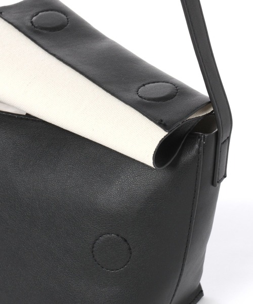 studio CLIP（スタディオクリップ）の「ミニケースツキショルダーバッグ（ショルダーバッグ・レディース・ブラック/ベージュ/アイボリー・FREE）」の17枚目の写真