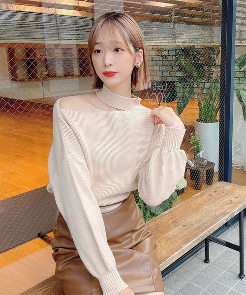 Voyage titty&Co.PETIT（ボヤージュティティアンドコープチ）の「【Voyage titty&Co. PETIT】プチハイワンショルニットプルオーバー（ニット/セーター・レディース・ベージュ/ブラウン/ブラック・FREE）」の4枚目の写真