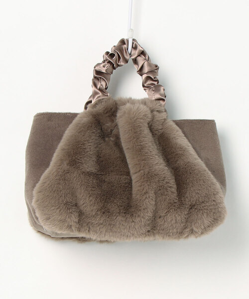CACHELLIE(カシェリエ)の「【CACHELLIE】フェイクファーハンドバッグ(ハンドバッグ・レディース・ブラック/グレー/Beige・FREE)」の3枚目の写真