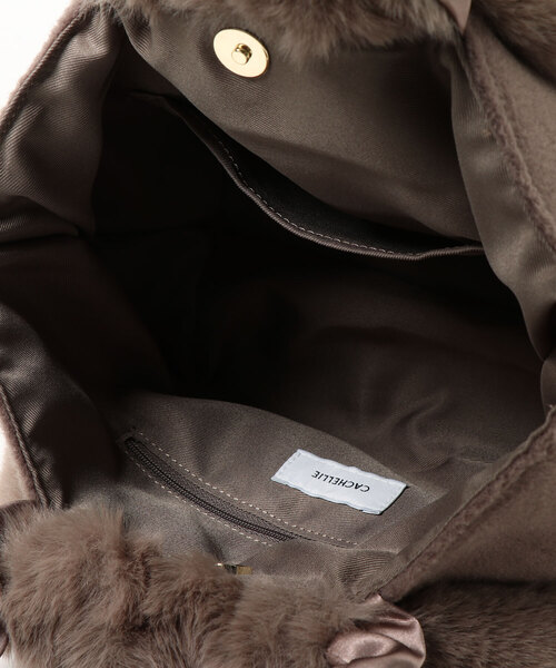 CACHELLIE(カシェリエ)の「【CACHELLIE】フェイクファーハンドバッグ(ハンドバッグ・レディース・ブラック/グレー/Beige・FREE)」の6枚目の写真