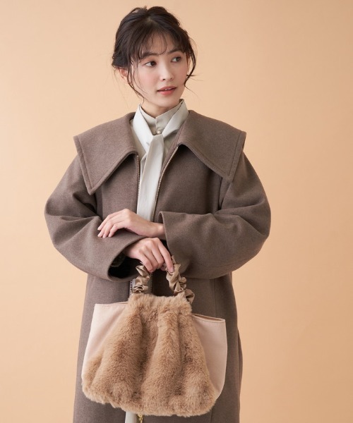 CACHELLIE(カシェリエ)の「【CACHELLIE】フェイクファーハンドバッグ(ハンドバッグ・レディース・ブラック/グレー/Beige・FREE)」の8枚目の写真