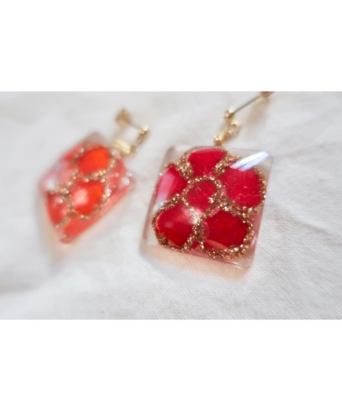 tone(トーン)の「【hazeleyes】ヴィンテージフラワーのレジンピアス(MA)(ピアス(両耳用)・レディース・オレンジ系その他・FREE)」の4枚目の写真