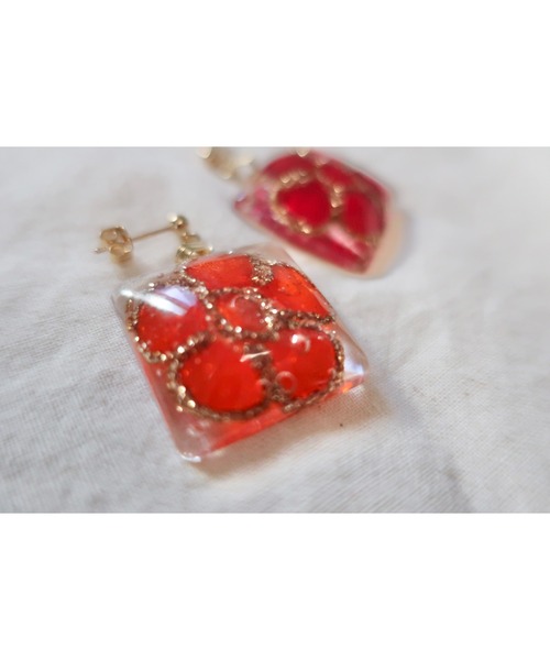 tone(トーン)の「【hazeleyes】ヴィンテージフラワーのレジンピアス(MA)(ピアス(両耳用)・レディース・オレンジ系その他・FREE)」の5枚目の写真