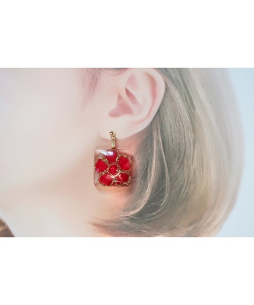 tone(トーン)の「【hazeleyes】ヴィンテージフラワーのレジンピアス(MA)(ピアス(両耳用)・レディース・オレンジ系その他・FREE)」の2枚目の写真