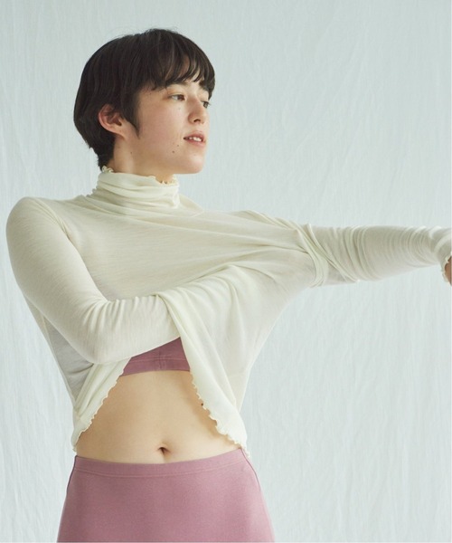 IENA（イエナ）の「SUPER 120WOOL タートルプルオーバー EMILY WEEK*IENA◆（Tシャツ/カットソー・レディース・ブラック/ナチュラル/サックスブルー・FREE）」の3枚目の写真