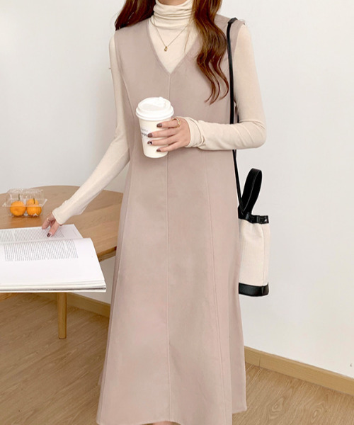 emi+（エミプラス）の「ノースリーブフレアワンピース（ジャンパースカート・レディース・ベージュ/ピンクベージュ/ブラウン/ブラック/グレー・FREE）」の18枚目の写真